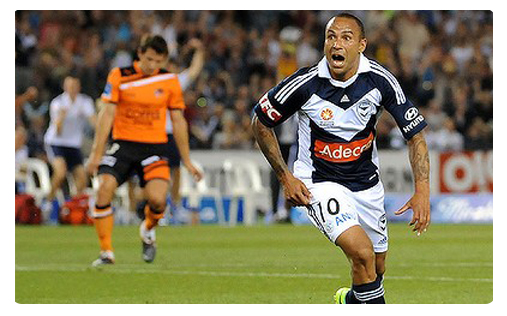 Archie Thompson et Melbourne résistent aux Roar Archie Thompson
