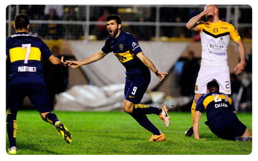 Emanuel Gigliotti Gigliotti offre de l'air à Boca