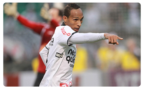 Liedson écrase São Paulo Liedson