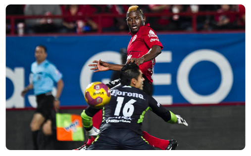 Riascos ramène les Xolos dans le match Duvier Riascos