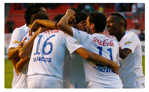 La LDU domine le tenant du titre Liga de Quito