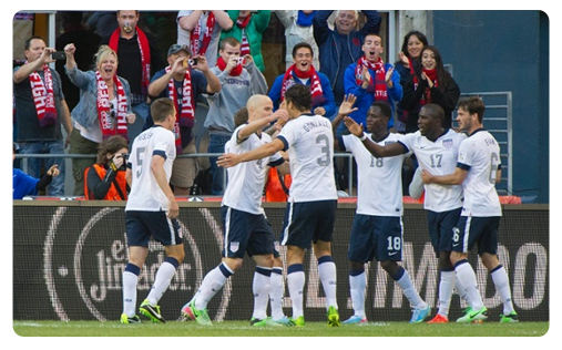 Belle opération pour l'USMNT qui s'empare de la tête